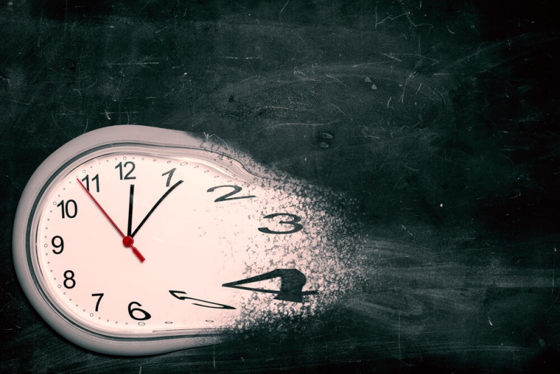 File:DisappearingClock.jpg